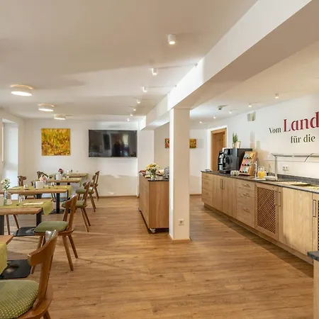 Guest house Hotel Die Metzgerstubn 3*