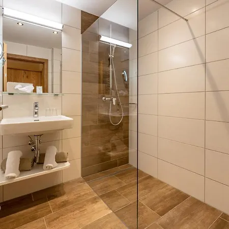 Metzgerstubn Πανσιόν 3*